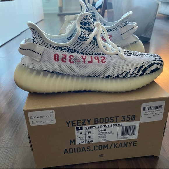 Yeezy 350 V2 Zebra US6 CP9654 - Picture 2 of 5